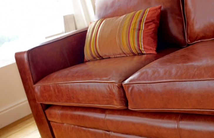 Trafalgar Compact Leather Sofa