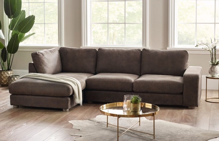 Sofa with corner clearance chaise