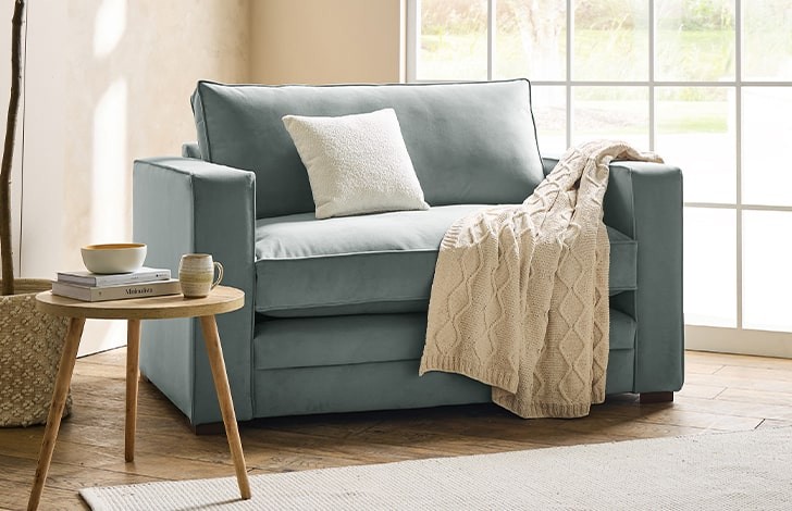 Trafalgar Fabric Loveseat