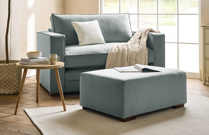 Trafalgar Fabric Loveseat