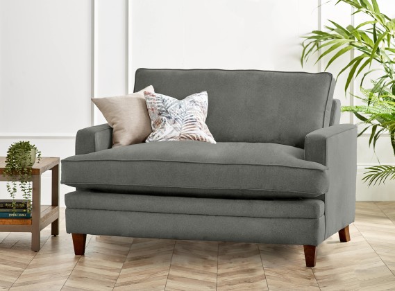 Everest Loveseat