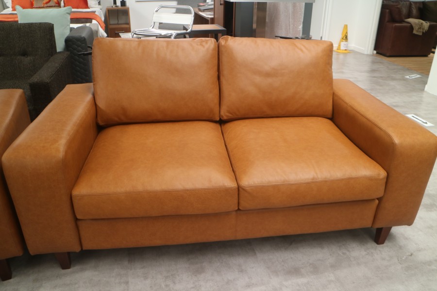 Wellington Contemporary Leather Sofa - 2.5 Seater - Sand