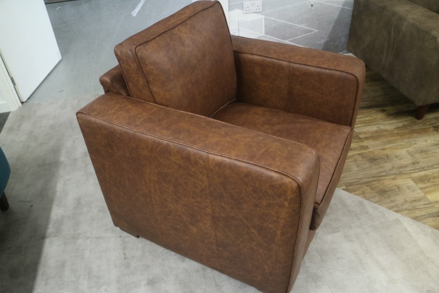 Trafalgar Compact Leather Chair - Apache Tan